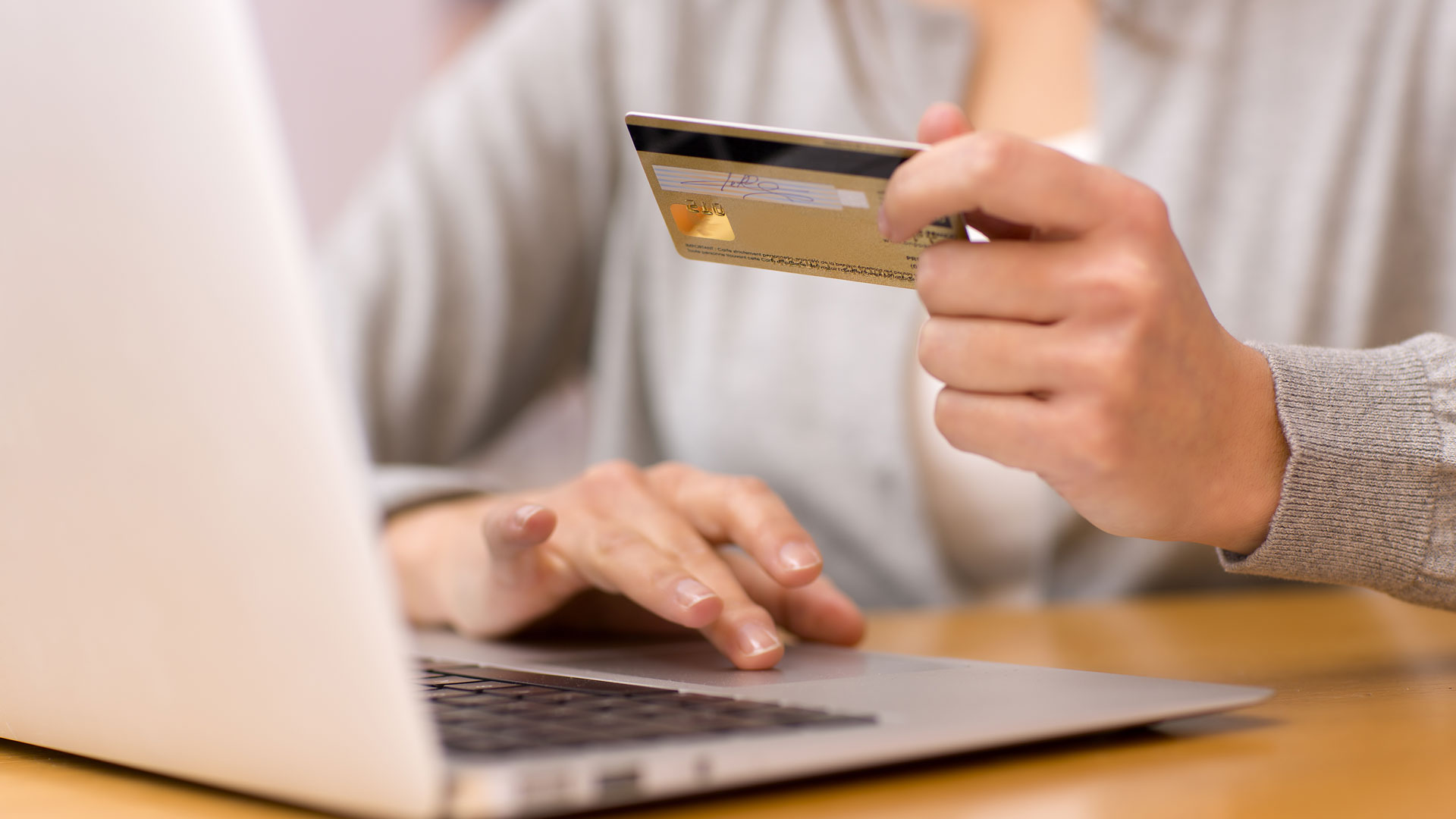 Hasta el 2 de noviembre, los argentinos podrán encontrar ofertas y descuentos en Viajes y otras 11 categorías de CyberMonday. (Shutterstock)