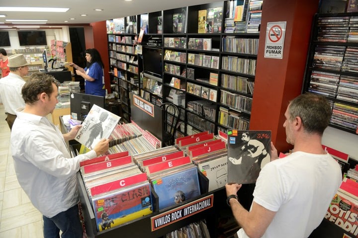 La tienda de discos RGS es una de las participantes en el evento CAPIF. Foto Emmanuel Fernández